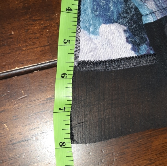 5/$25 Simply Vera blouse size small - Picture 7 of 7